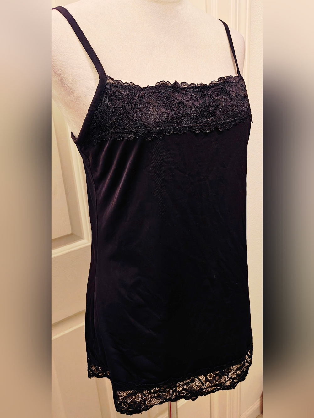 Y2K Maurices Black Lace Trim Cami Tank Top. - Picture 2 of 9